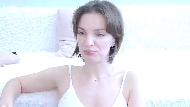 Snapshot of Beauty_Alex chatting on February 3, 2026, 6:22 am Beauty Alex online show from February 3, 2026, 6:22 am