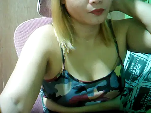 ashlylove25 online show from October 18, 2025, 2:13 am