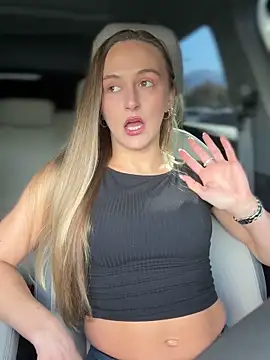 lunagirl13 online show from October 14, 2025, 5:02 pm