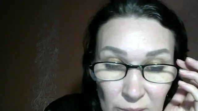 PrettyAndWild online show from October 17, 2025, 3:58 pm