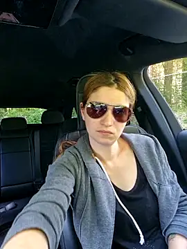 Geile-Luna online show from June 7, 2026, 1:27 pm