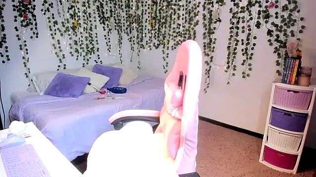 violeta milleer online show from October 8, 2025, 3:46 pm