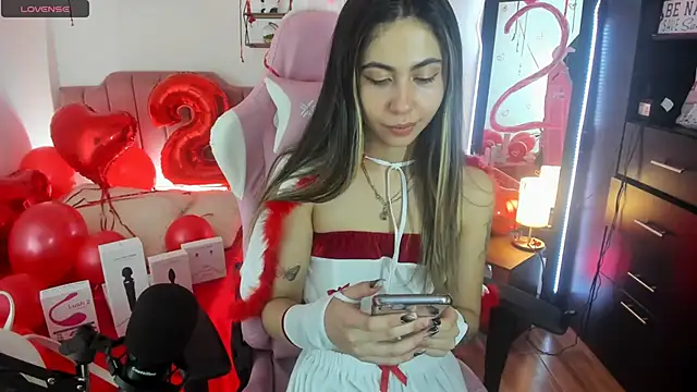 lilly sweett online show from December 15, 2024, 7:02 am