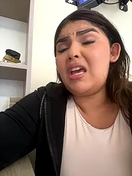 Lia sexx online show from November 20, 2025, 7:03 pm