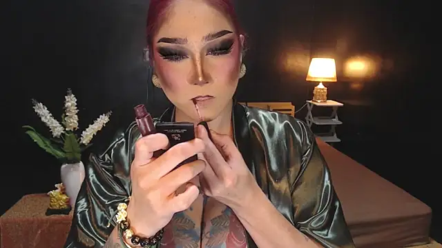 Transdomts4u online show from April 23, 2026, 3:57 pm