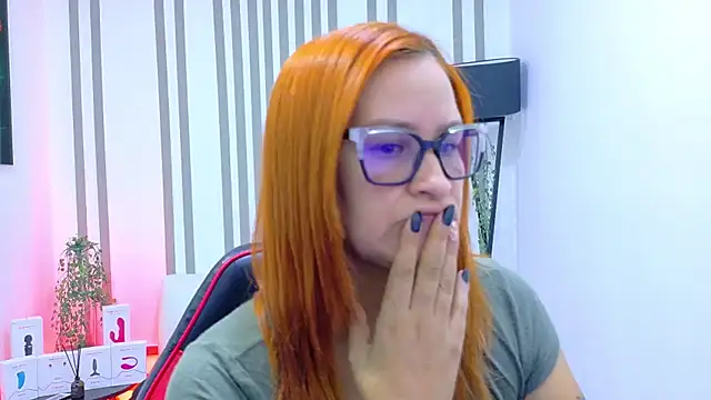 Snapshot of Britney_taylor_ chatting on October 13, 2025, 9:27 pm Britney taylor online show from October 13, 2025, 9:27 pm