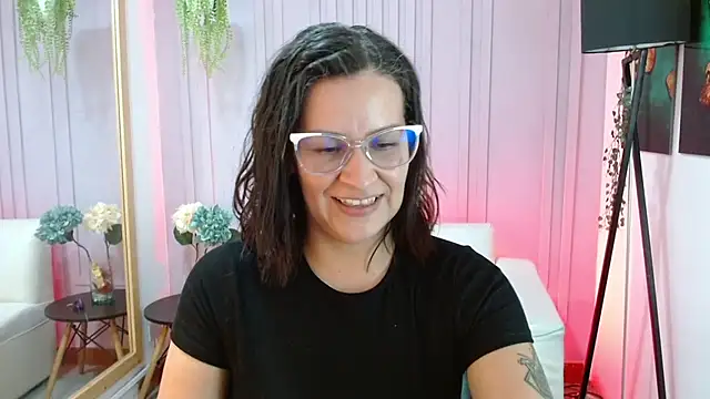 Snapshot of Britney_taylor_ chatting on February 5, 2025, 10:01 pm Britney taylor online show from February 5, 2025, 10:01 pm