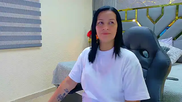 Snapshot of Britney_taylor_ chatting on July 29, 2026, 8:08 pm Britney taylor online show from July 29, 2026, 8:08 pm