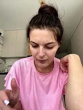 Snapshot of little_belucci chatting on September 14, 2025, 11:10 am little belucci online show from September 14, 2025, 11:10 am