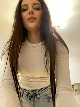 Snapshot of little_belucci chatting on March 8, 2025, 7:53 pm little belucci online show from March 8, 2025, 7:53 pm