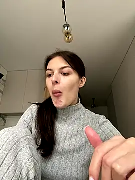 Snapshot of little_belucci chatting on October 1, 2025, 2:21 pm little belucci online show from October 1, 2025, 2:21 pm