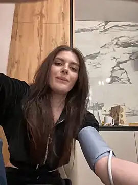 Snapshot of little_belucci chatting on March 5, 2025, 8:10 pm little belucci online show from March 5, 2025, 8:10 pm