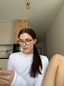 Snapshot of little_belucci chatting on October 14, 2025, 12:50 pm little belucci online show from October 14, 2025, 12:50 pm