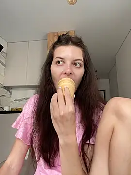 Snapshot of little_belucci chatting on September 15, 2025, 12:27 pm little belucci online show from September 15, 2025, 12:27 pm