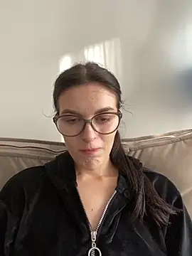 Snapshot of little_belucci chatting on October 20, 2025, 1:11 pm little belucci online show from October 20, 2025, 1:11 pm