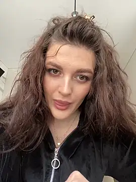 Snapshot of little_belucci chatting on February 16, 2025, 1:38 pm little belucci online show from February 16, 2025, 1:38 pm