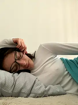 Snapshot of little_belucci chatting on September 9, 2025, 3:32 pm little belucci online show from September 9, 2025, 3:32 pm