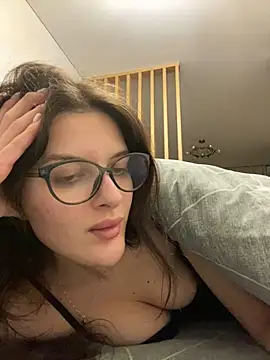 Snapshot of little_belucci chatting on February 19, 2025, 7:05 pm little belucci online show from February 19, 2025, 7:05 pm