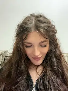 Snapshot of little_belucci chatting on February 16, 2025, 5:15 pm little belucci online show from February 16, 2025, 5:15 pm