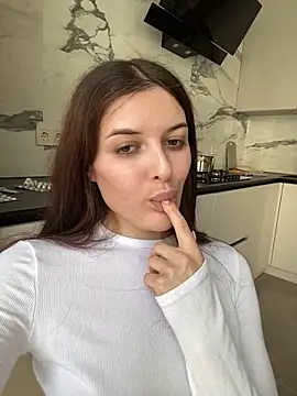 Snapshot of little_belucci chatting on March 22, 2025, 12:25 pm little belucci online show from March 22, 2025, 12:25 pm