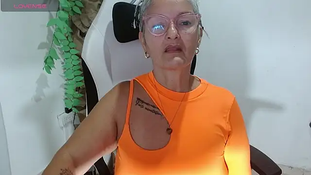 Snapshot of bety-cum2 chatting on April 19, 2026, 12:50 pm bety-cum2 online show from April 19, 2026, 12:50 pm