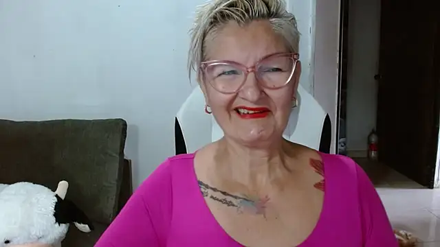 bety-cum2 online show from February 8, 2026, 2:59 pm