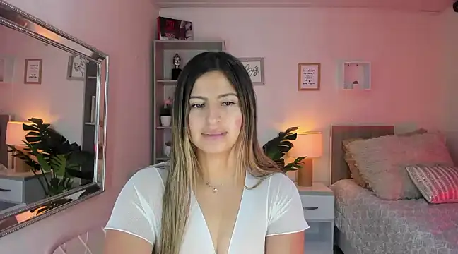 little antonela online show from February 3, 2025, 2:45 pm