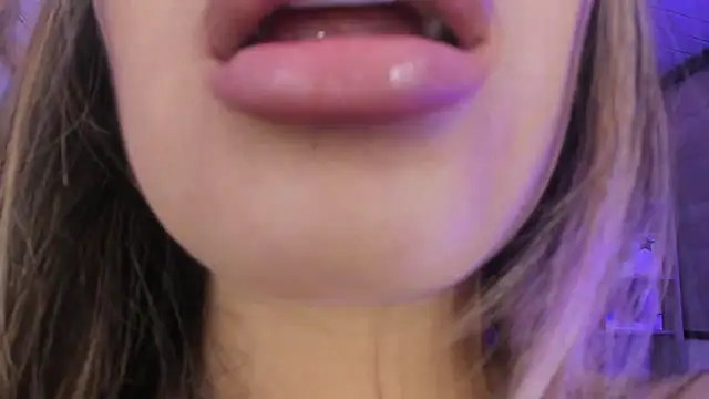 little antonela online show from March 19, 2025, 6:55 pm
