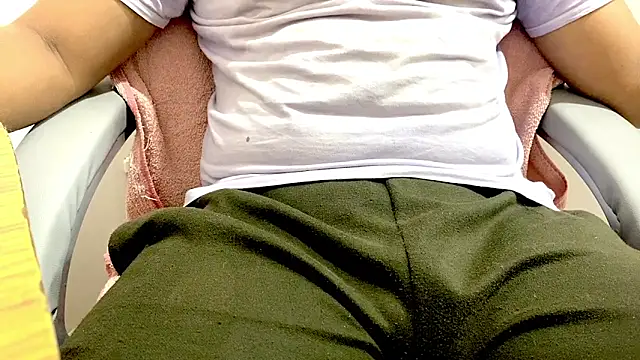 Pussy hunter225 online show from December 2, 2025, 5:25 pm