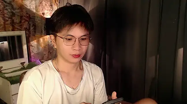 Snapshot of Sexy_Handsome_Drex chatting on February 22, 2025, 8:29 am Sexy Handsome Drex online show from February 22, 2025, 8:29 am