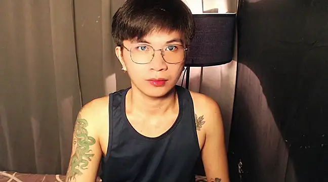 Snapshot of Sexy_Handsome_Drex chatting on February 24, 2025, 9:21 am Sexy Handsome Drex online show from February 24, 2025, 9:21 am