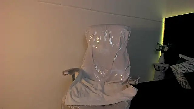 lauren fit online show from February 12, 2026, 5:34 pm