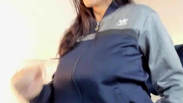 lauren fit online show from March 18, 2026, 5:47 pm