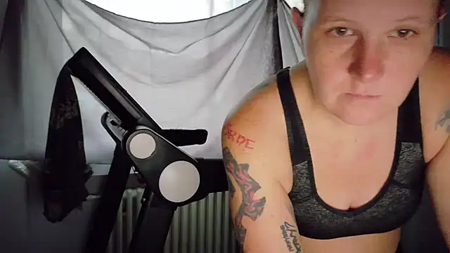 wetgerman 2 online show from November 3, 2025, 6:29 am