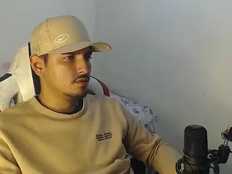 Snapshot of kylian_07 chatting on August 5, 2026, 2:49 am kylian 07 online show from August 5, 2026, 2:49 am