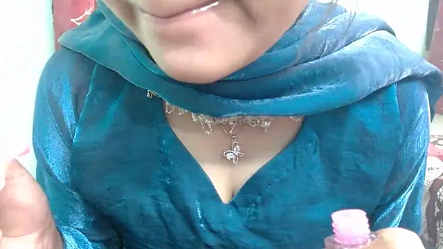 Snapshot of sweet-alia chatting on April 7, 2026, 10:28 am sweet-alia online show from April 7, 2026, 10:28 am