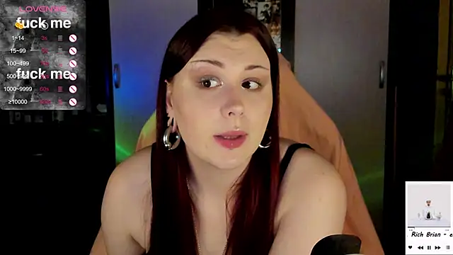 Snapshot of Sara_Grey_ chatting on October 8, 2025, 11:16 pm Sara Grey online show from October 8, 2025, 11:16 pm