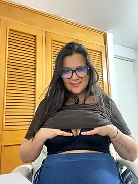 SWEETLILY18 online show from October 16, 2025, 11:24 pm