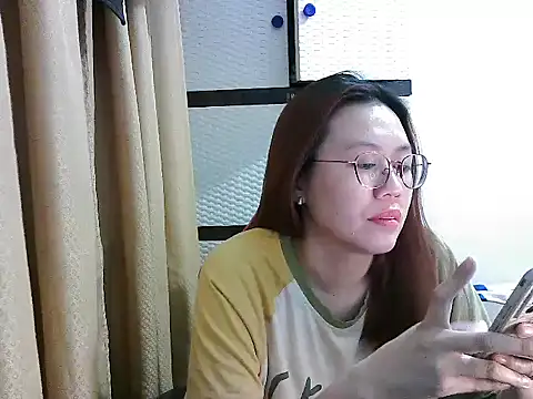 crizzybel online show from November 18, 2025, 2:31 pm