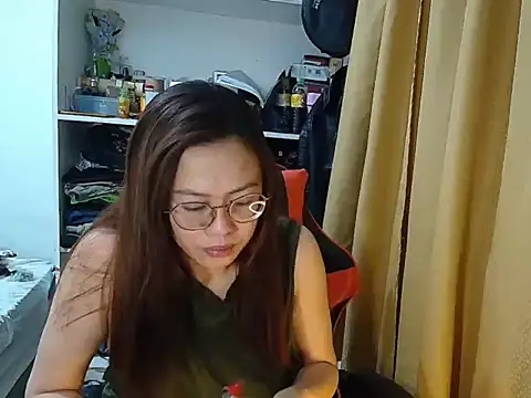 crizzybel online show from April 15, 2026, 9:04 pm