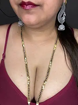 Zoya Varma004 online show from April 22, 2026, 2:02 pm