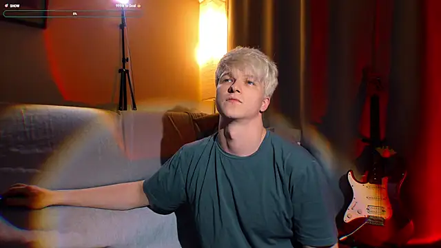 Breston Sweet online show from October 28, 2025, 2:45 am