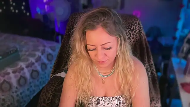 Snapshot of sage_love chatting on March 2, 2026, 3:29 am sage love online show from March 2, 2026, 3:29 am