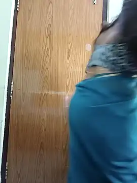 Snapshot of yoursana- chatting on February 6, 2026, 4:19 am yoursana- online show from February 6, 2026, 4:19 am