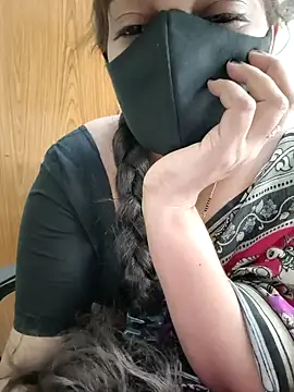 Snapshot of yoursana- chatting on February 11, 2026, 4:45 am yoursana- online show from February 11, 2026, 4:45 am