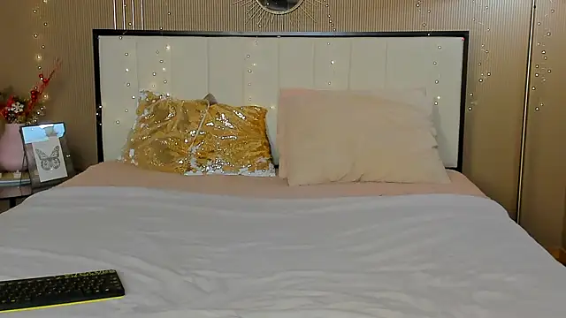 Snapshot of mailymilf chatting on November 23, 2025, 12:04 pm mailymilf online show from November 23, 2025, 12:04 pm