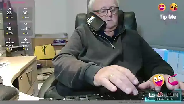 Snapshot of bigbadjon69 chatting on October 24, 2025, 4:50 pm bigbadjon69 online show from October 24, 2025, 4:50 pm