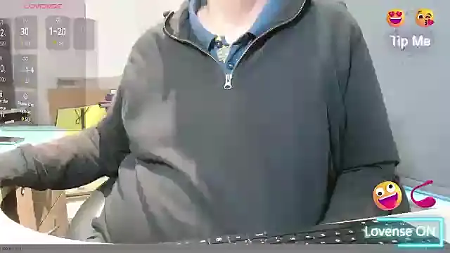 Snapshot of bigbadjon69 chatting on November 3, 2025, 4:32 pm bigbadjon69 online show from November 3, 2025, 4:32 pm