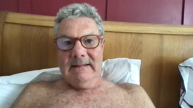 Snapshot of Oldpistolpete chatting on July 9, 2026, 9:21 am Oldpistolpete online show from July 9, 2026, 9:21 am
