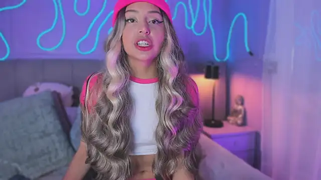 Sofly s online show from November 18, 2025, 12:30 pm